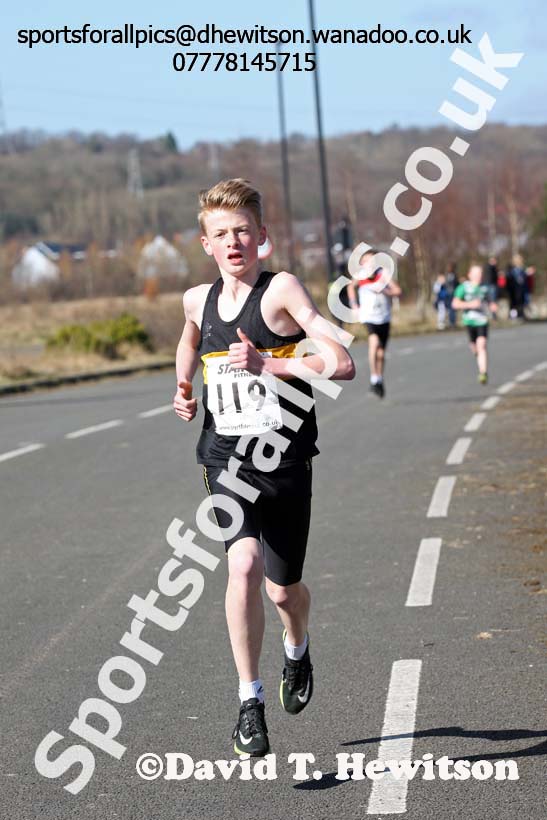 Under-13s boys and girls Elswick Harriers Good Friday Road Relays. Photo: David T. Hewitson/Sports for All Pics